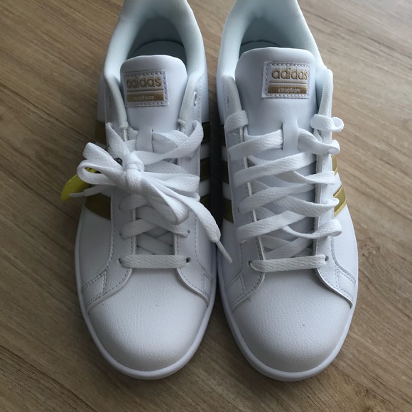 NWT Adidas Cloud-Foam Sneakers - Picture 3 of 6